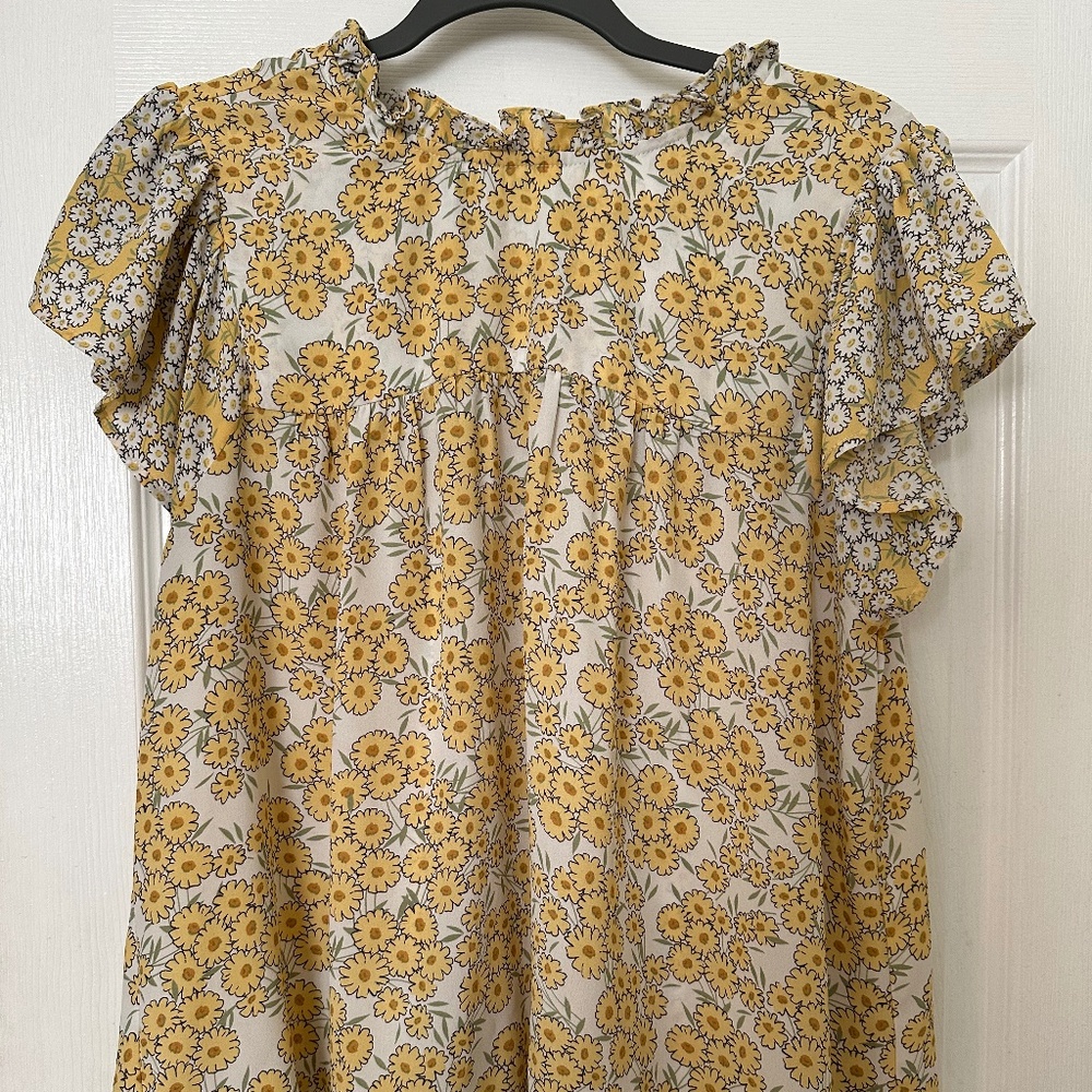 DR2 Yellow Floral ruffle sleeveless blouse